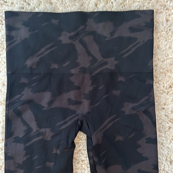 SPANX Pants - SPANX LEGGINS L